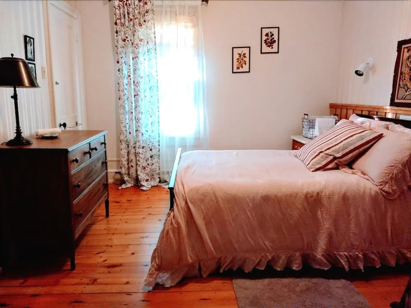 La maison Rose Alma Couette et Café