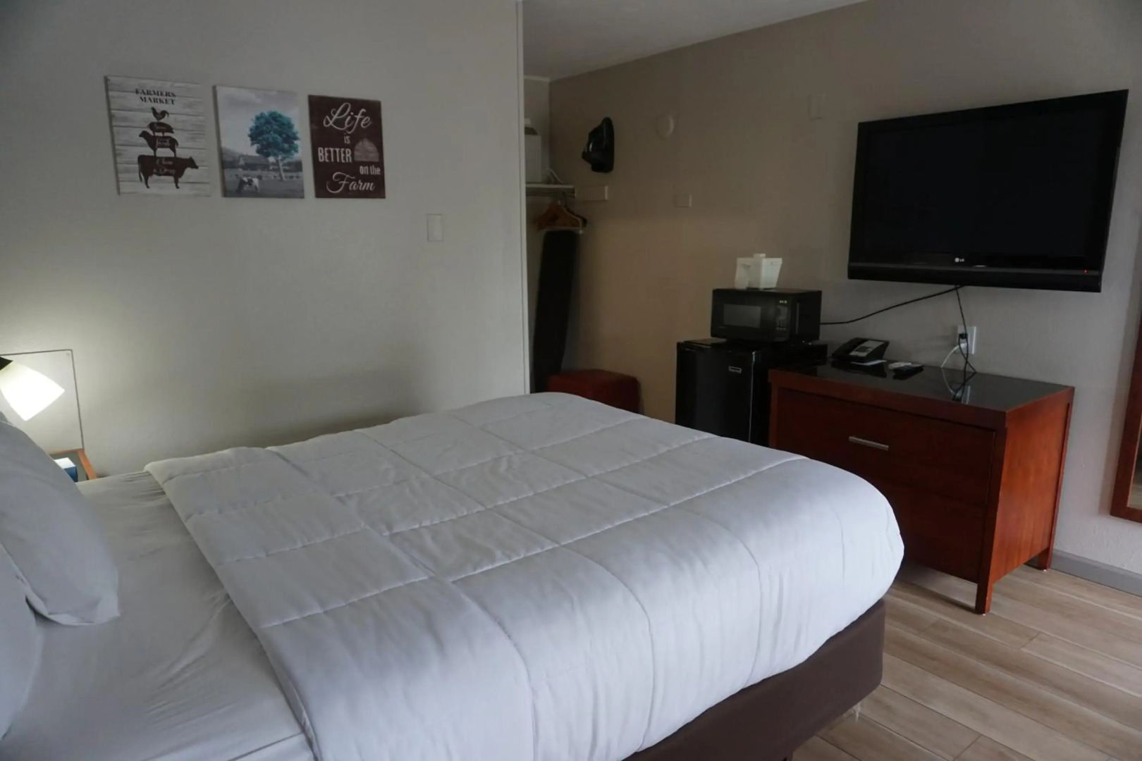 Harvest Drive Family Inn