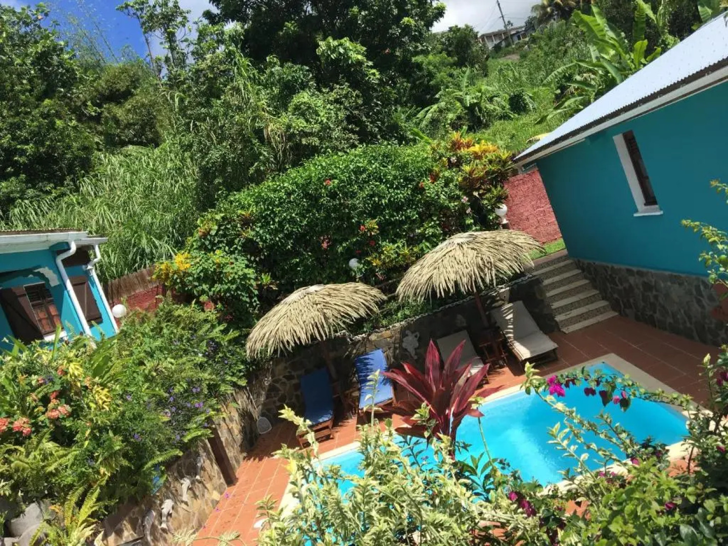 LES VILLAS PAMEYAQUE comprenant 2 F2 et 1 F3 avec piscines et vue imprenable sur la mer