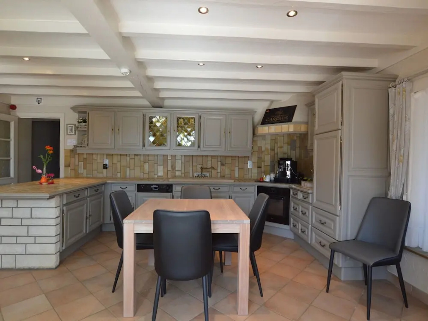 Lavish Villa in Tienen With Terrace & Garden