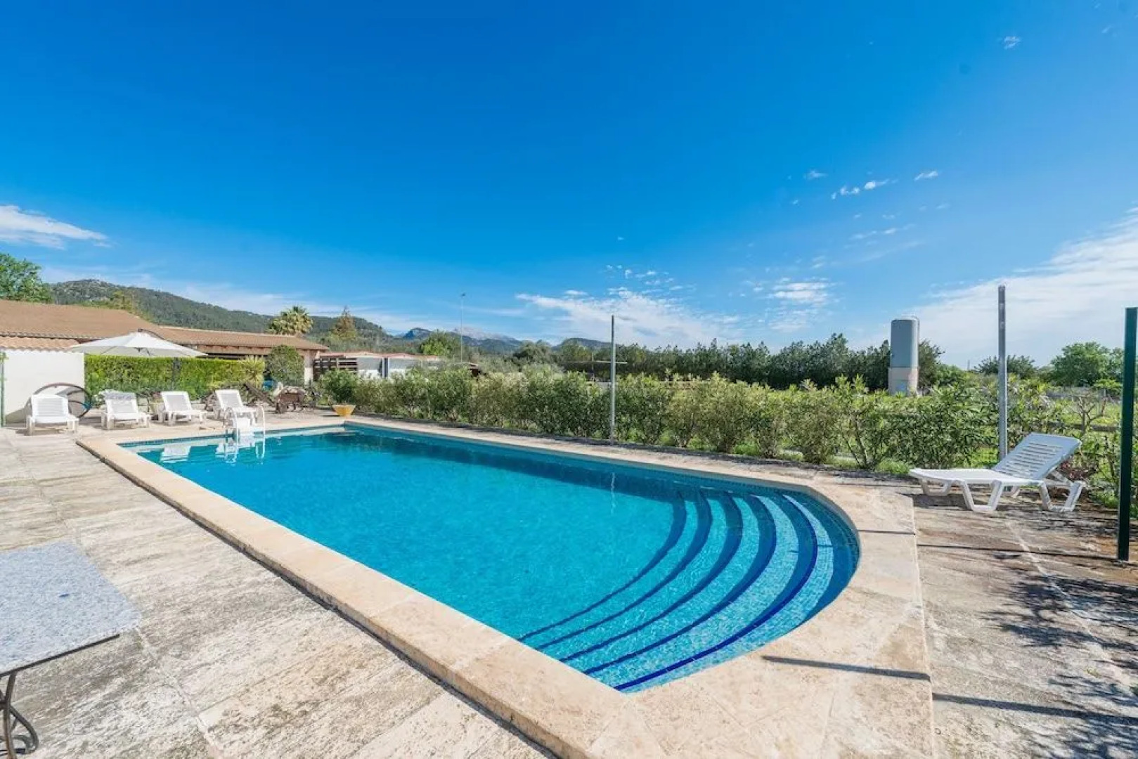 ES Cantó DES Morés