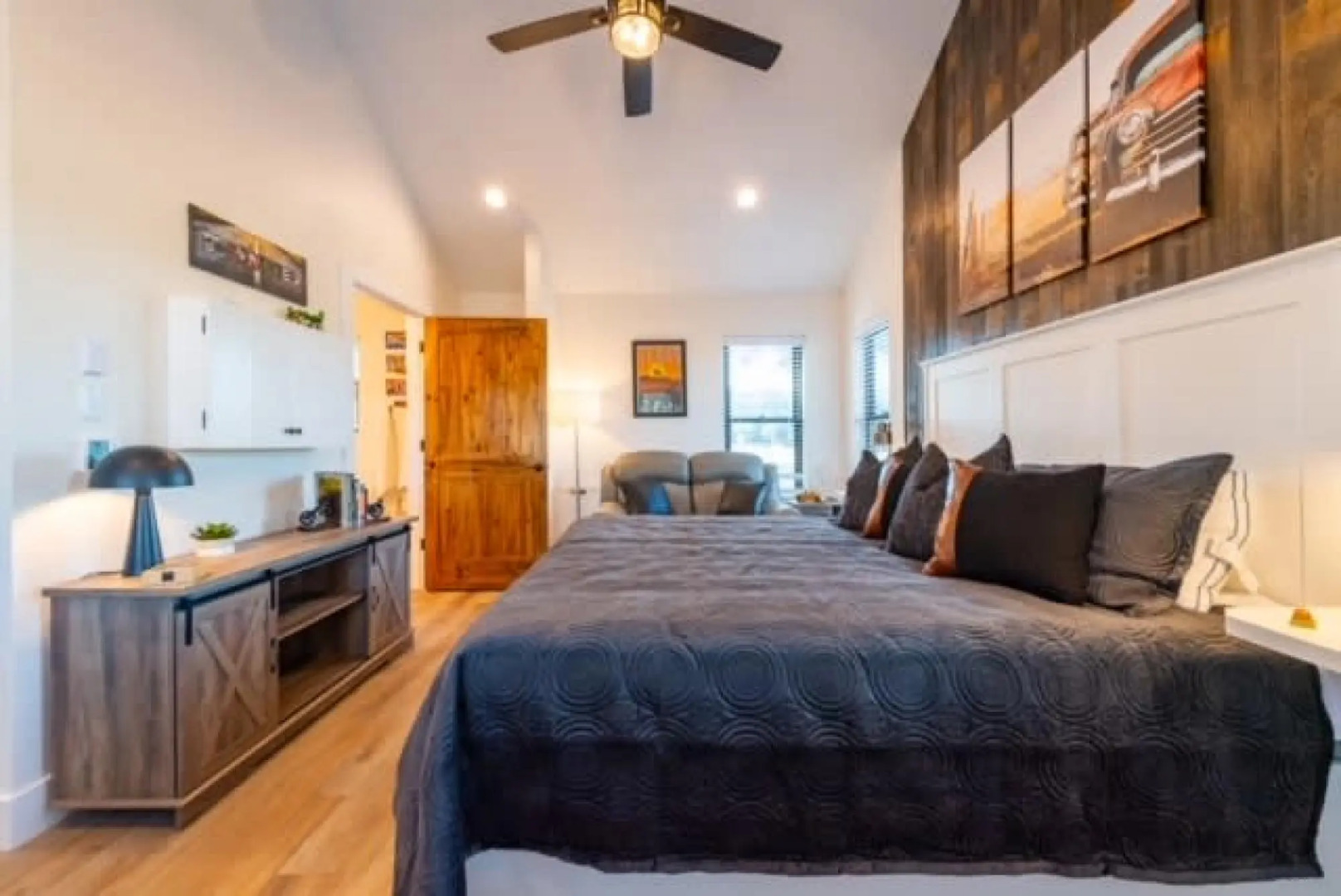 The Roadrunner Cabin 15MIN to Magnolia & Baylor