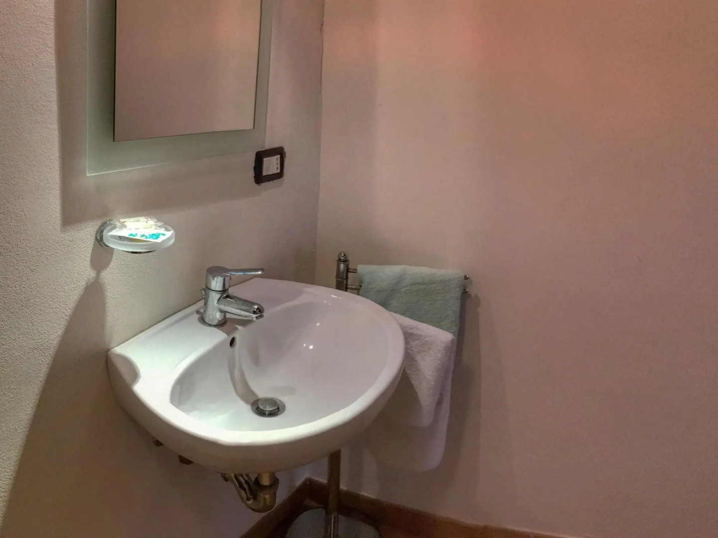 Spacious Mansion in Sant'Angelo in Vado with Pool