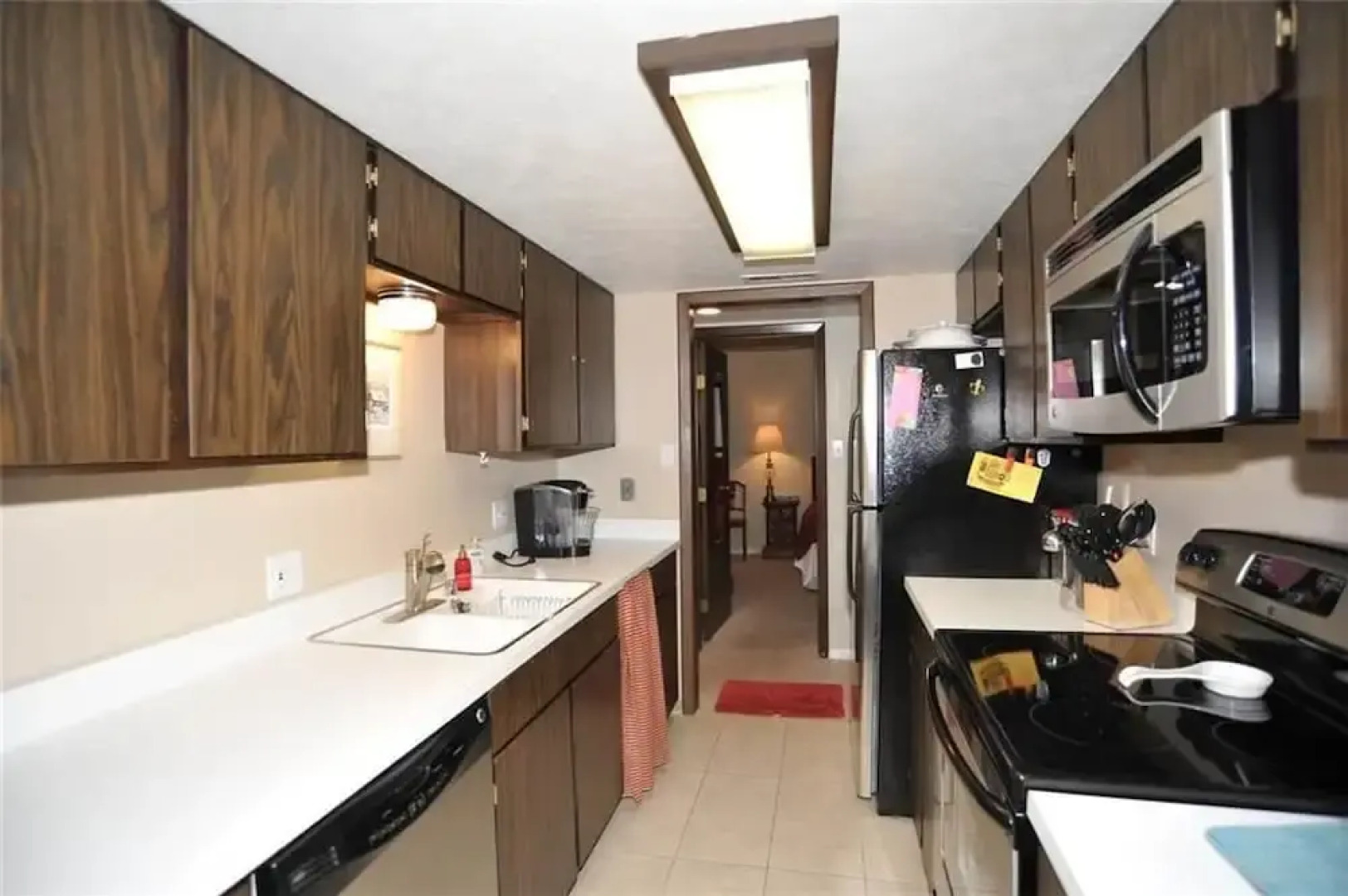 Ski and Racquet B102