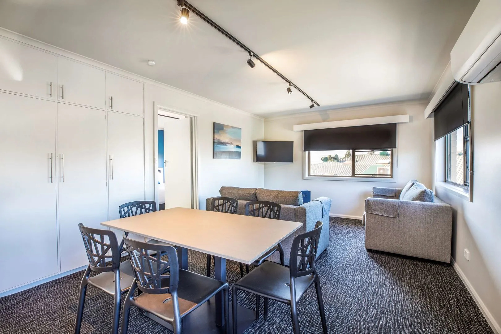 Nightcap at Riverside Hotel