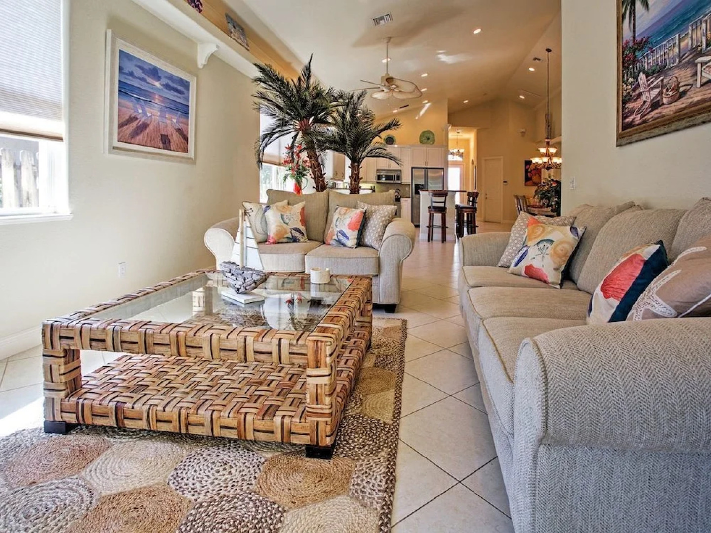 Naples vacation Rental, private pool, close to Vanderbilt Beach and De