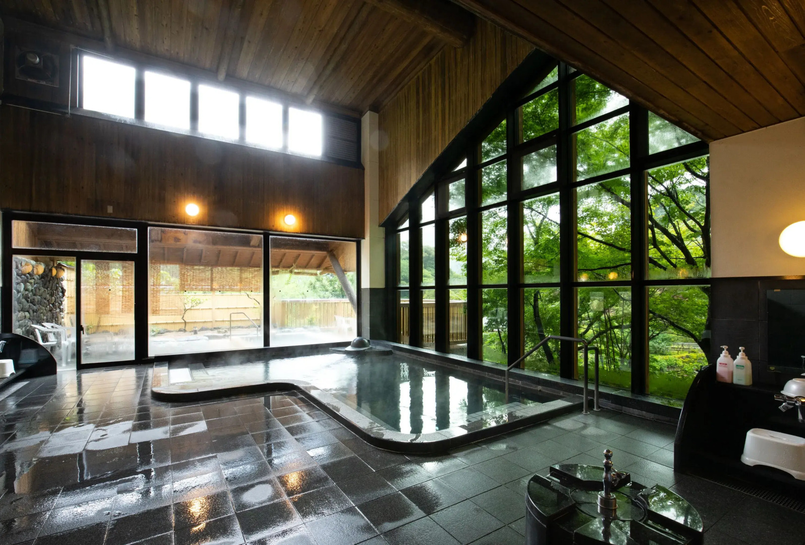 Nakatsukeikoku Yunomori