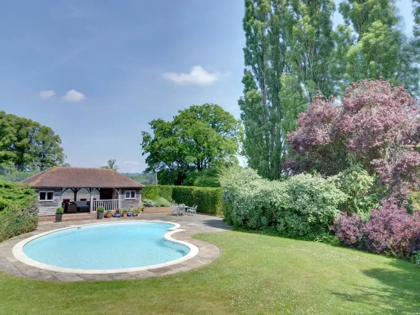 Vintage Holiday Home in Leigh With Swimming Pool