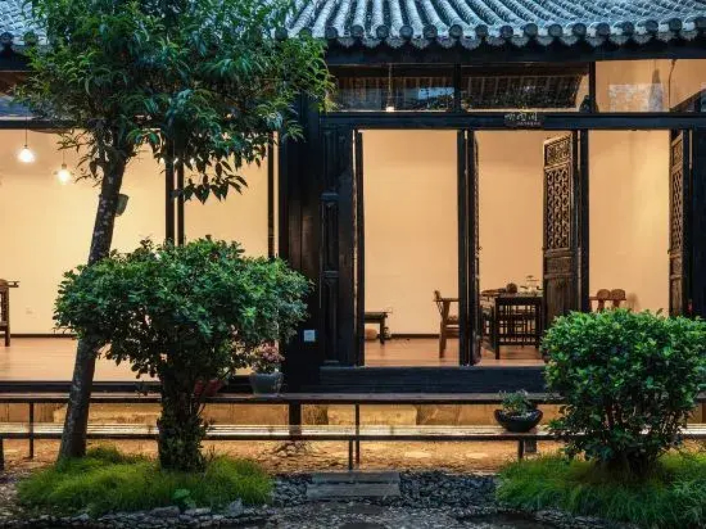 Shenjun Chinese Inn (Weishan Ancient City Xinggong Tower)