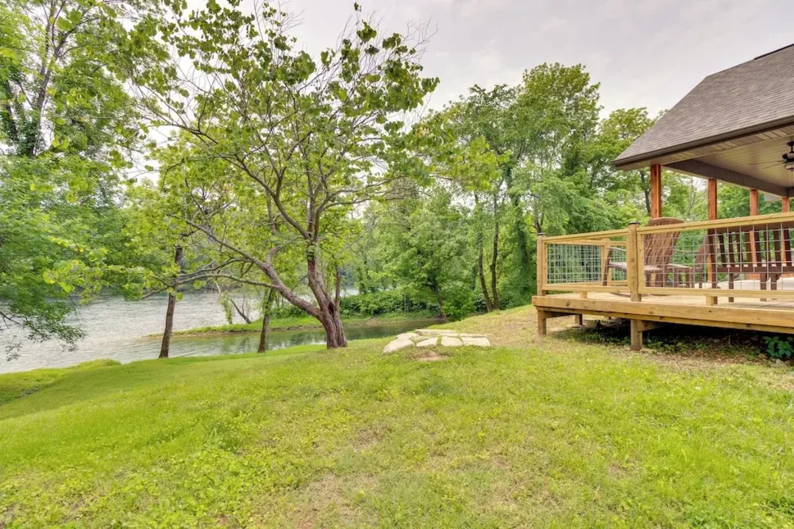 Waterfront Getaway w/ Patio on the White River!