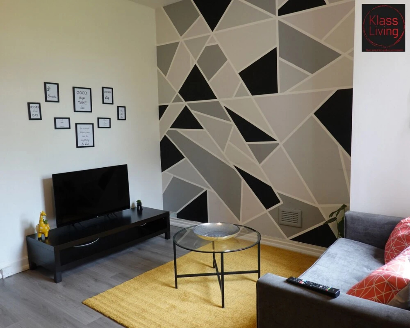 One Bedroom Apartment by Klass Living Serviced Accommodation Bellshill - Mossend  Apartment with WIFI  and Parking