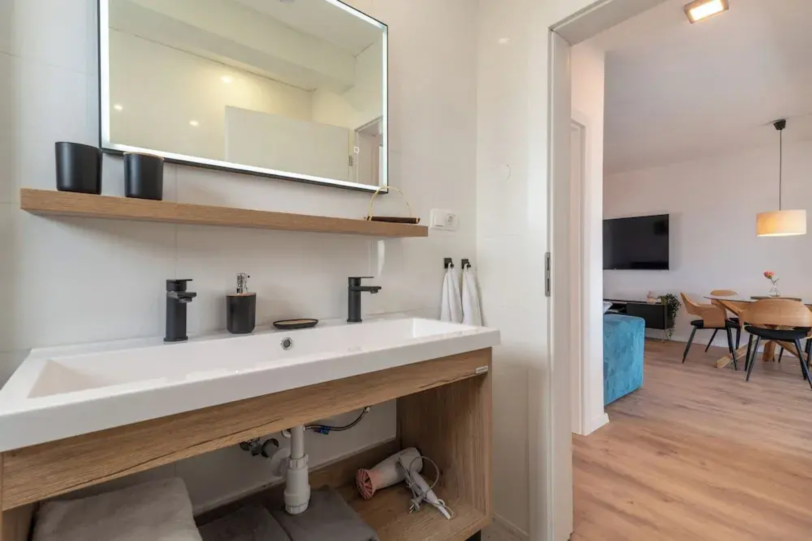 Villa Eight by Villa Kuzmanic