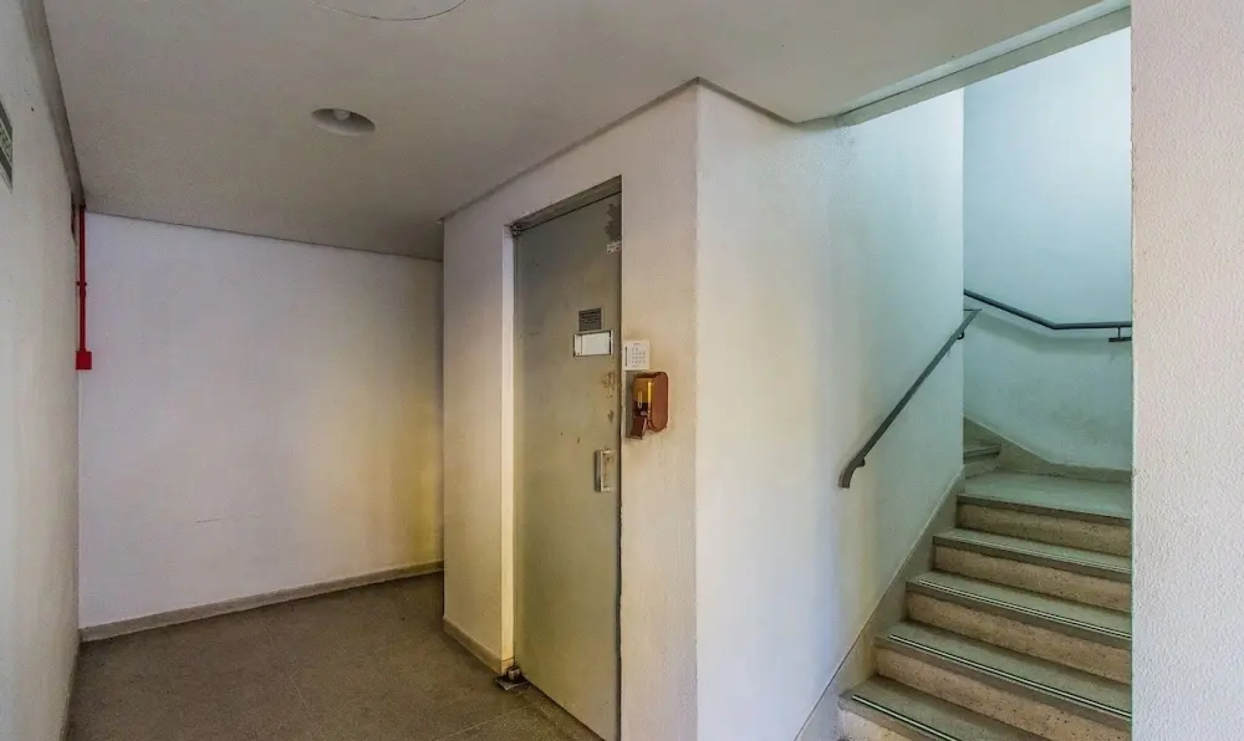 Comfortable and Well-located Studio in POA Cei0304