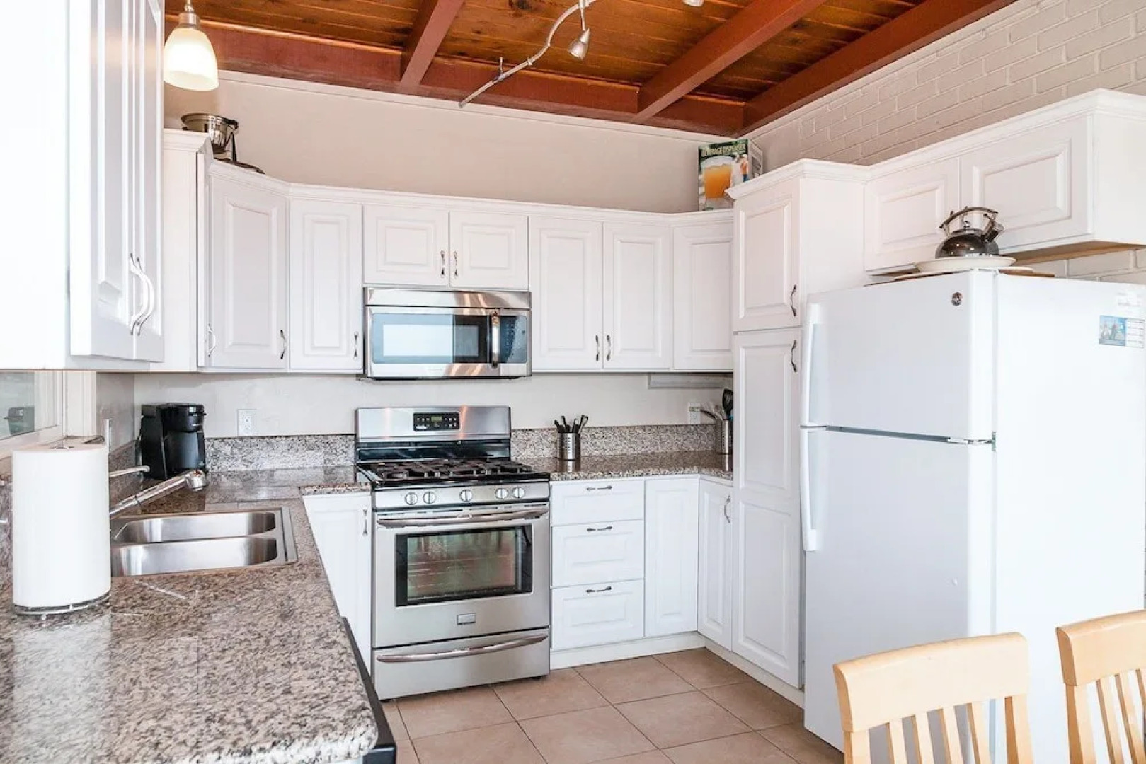 Oceanfront  W/ Direct Beach Access 3 Bedroom Home