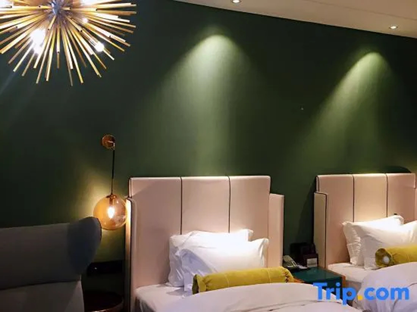 Huayang International Hotel