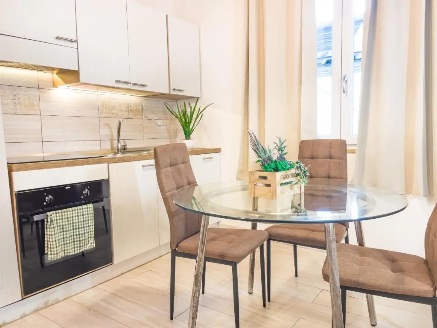 Demetra Seafront Apartment - Parking & Pool