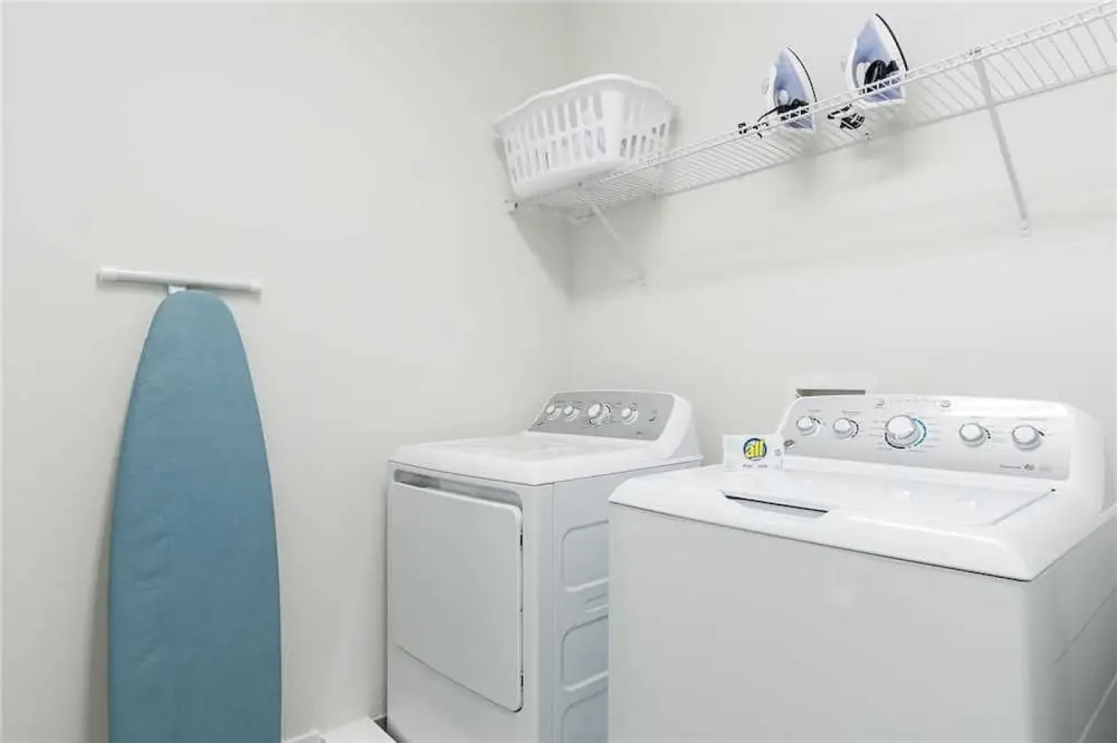 Reunion Magic 5 Bedroom Home with Private Pool and Spa