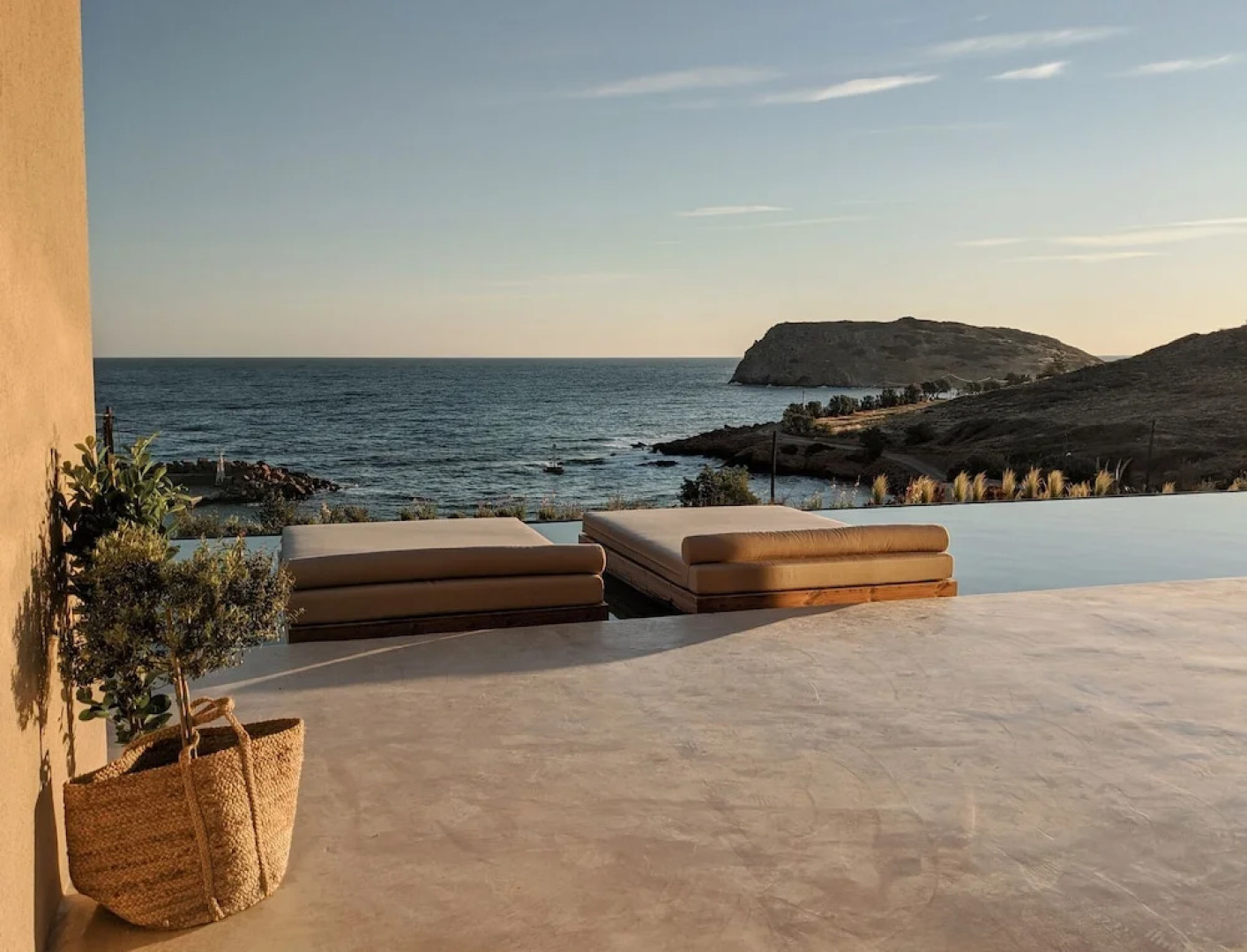 Idyllic Luxurious Villa With Private Infinity Pool Wheel Chair Friendly and Amazing sea Views