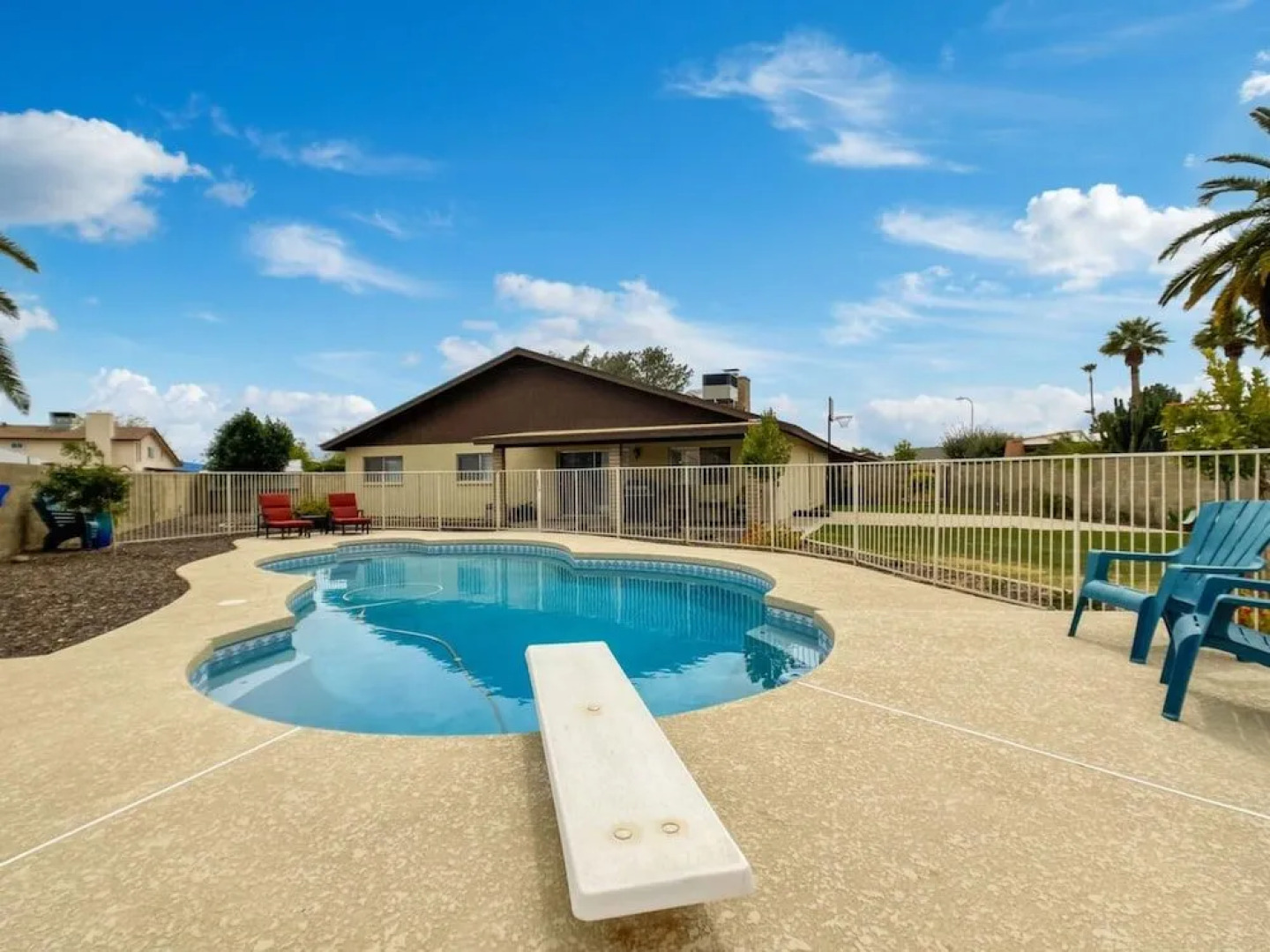 Glendale Charm by Casago