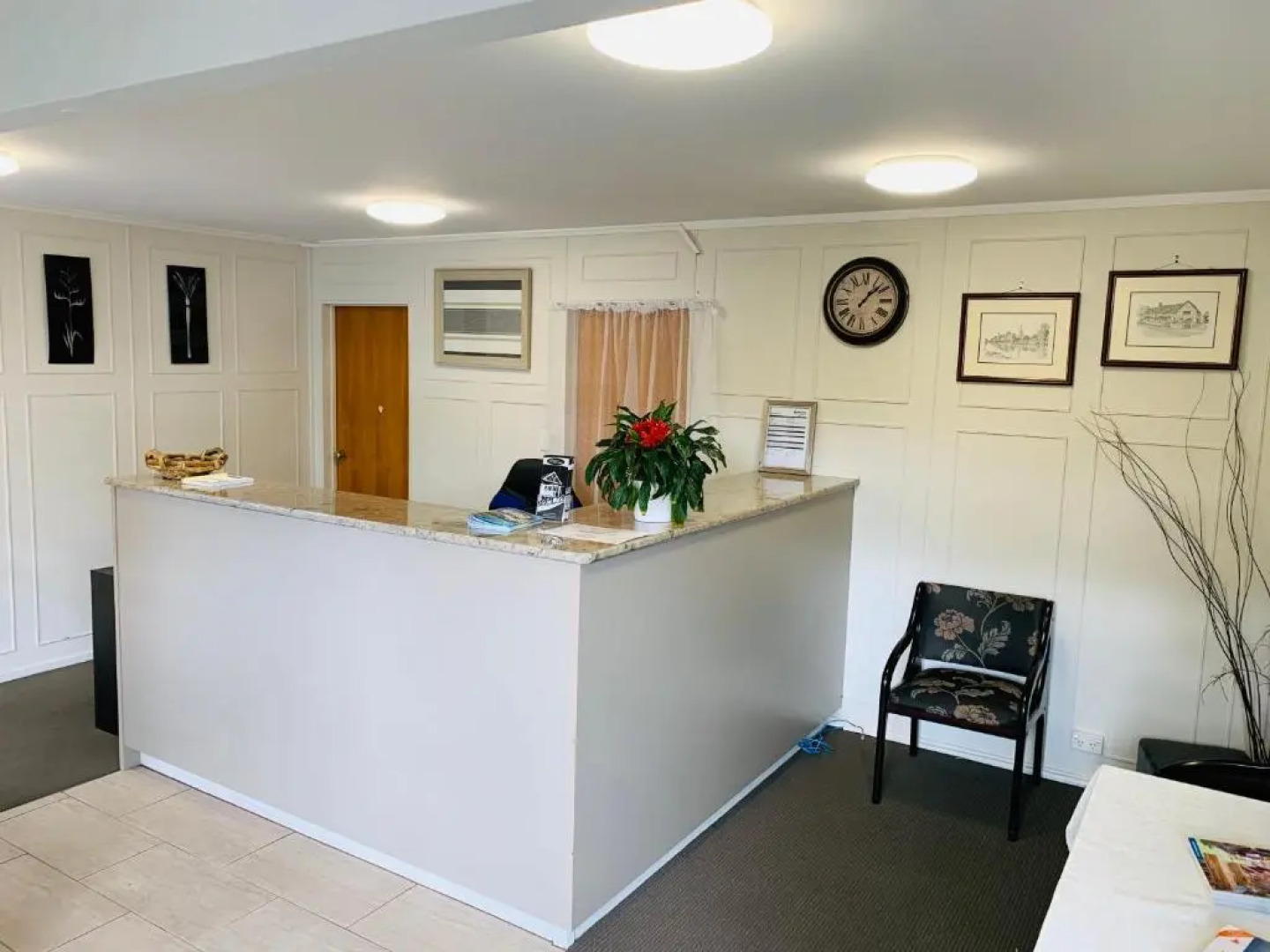 Kingswood Manor Motel