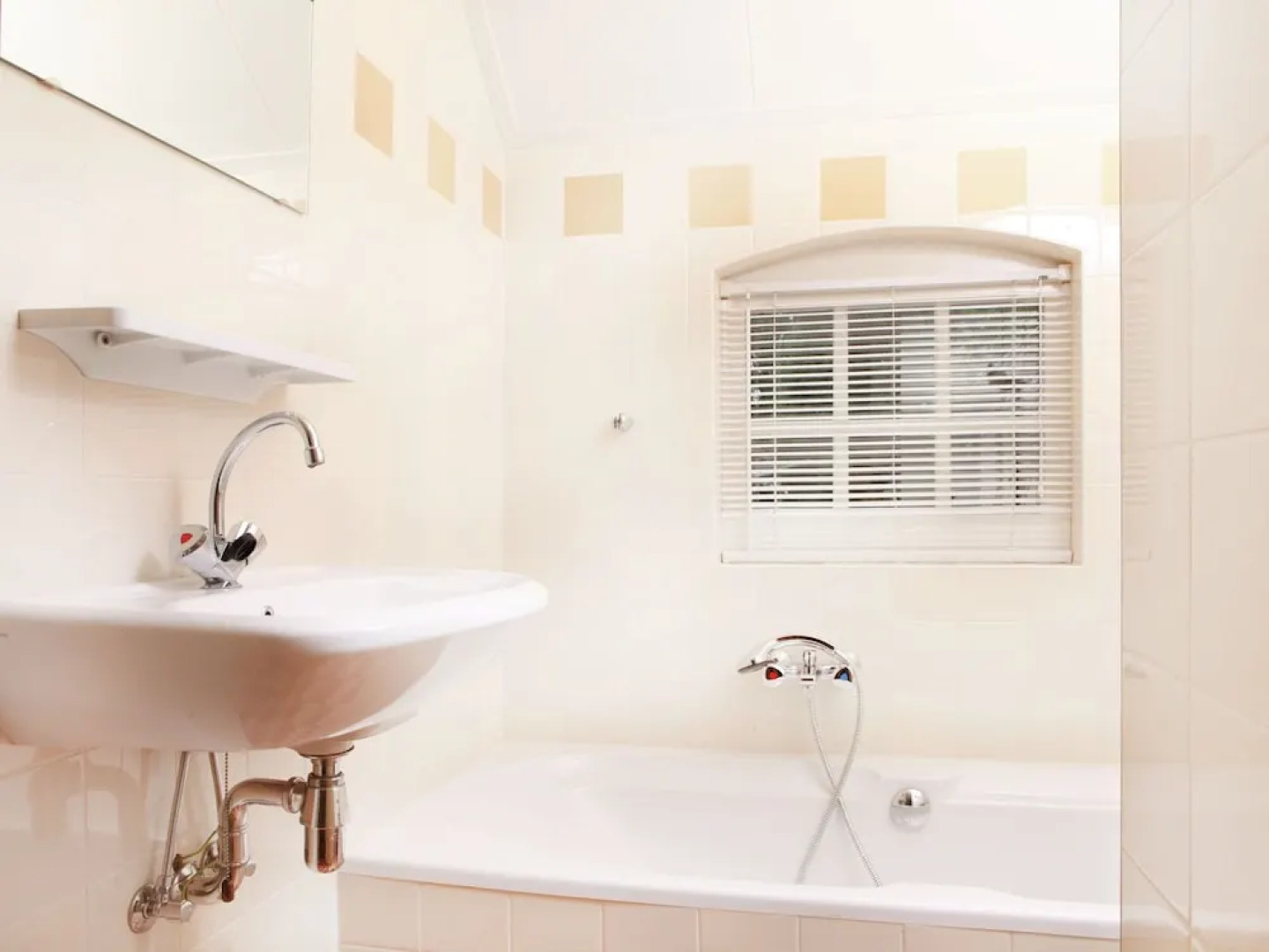 Pleasantly Holiday House is Situated on a Farm