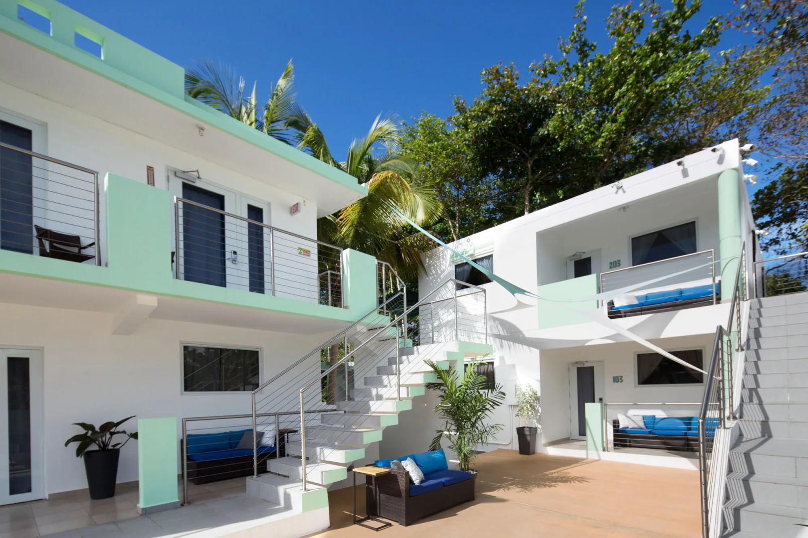 Casa Verde Hotel - Steps to the Beach | Pool, Restaurant & Bar