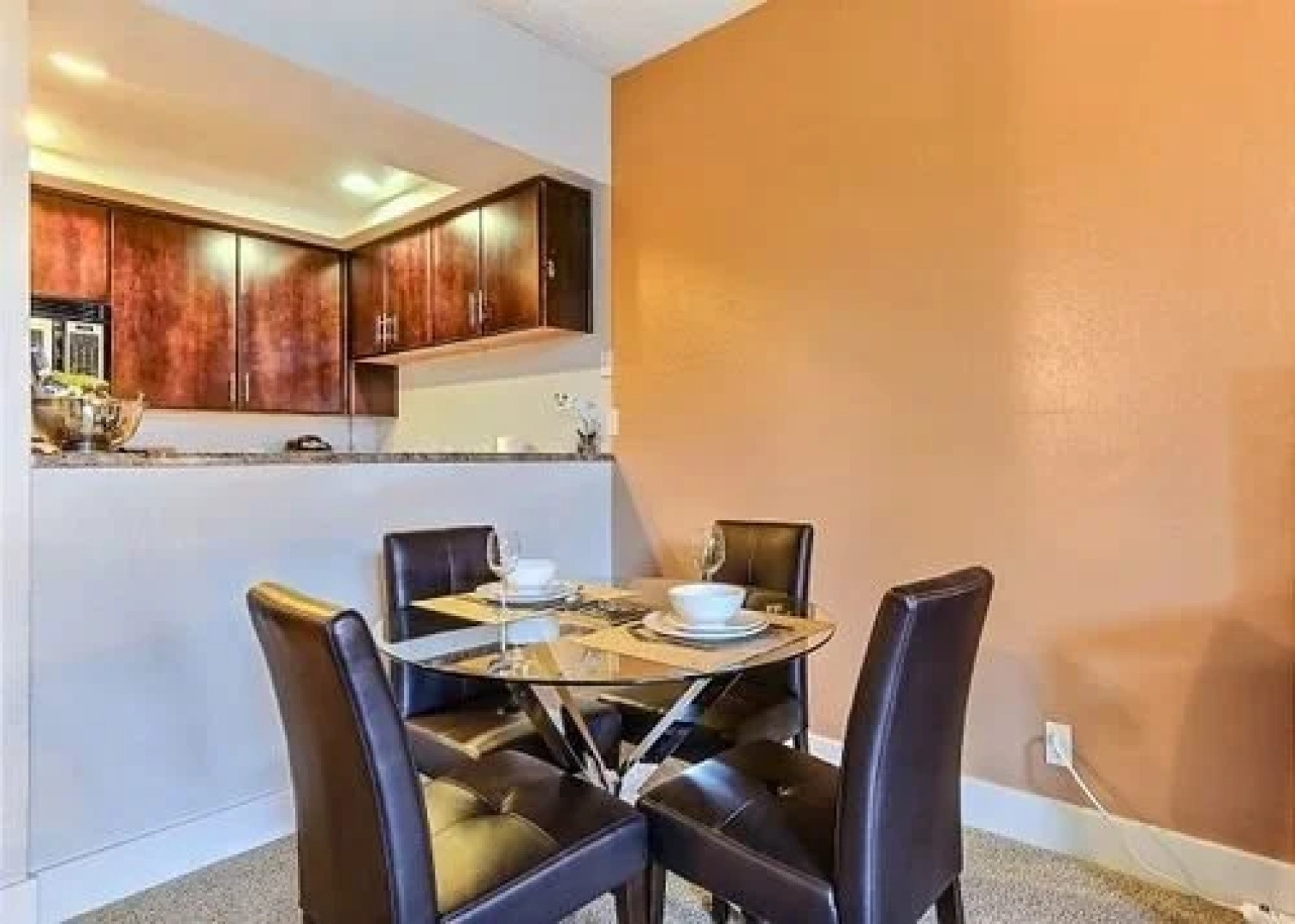 Hot Downtown1 Br apts in Palo Alto by RedAwning