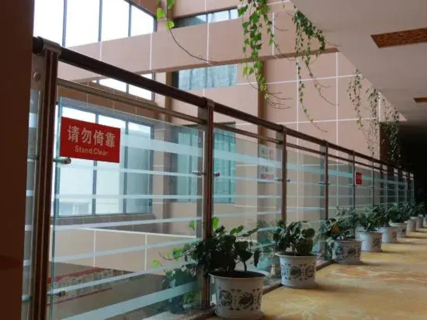 Qingtian Boutique Hotel (Zhaotong Fengxia Road)