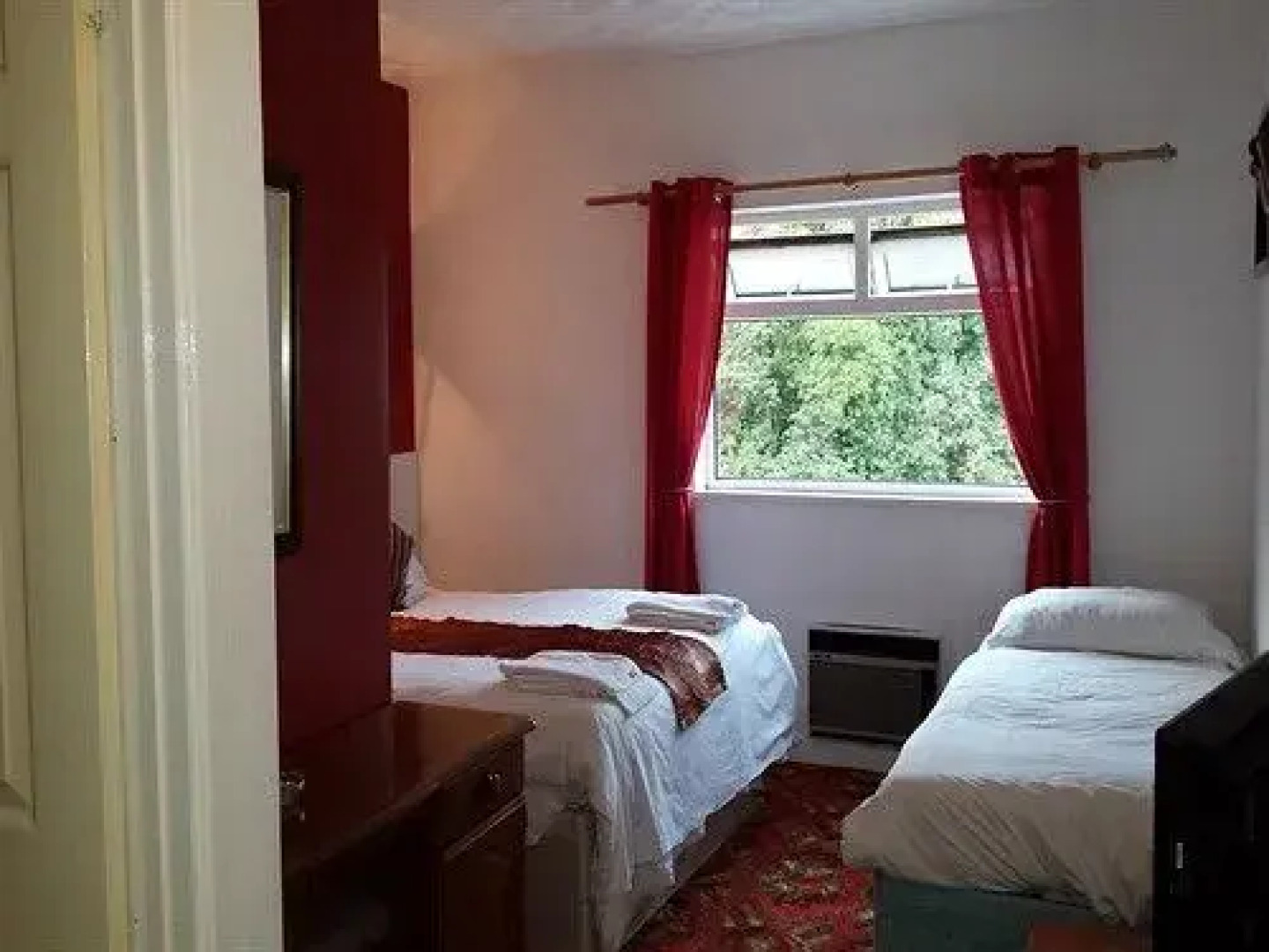 Ye Olde Red Lion Hotel