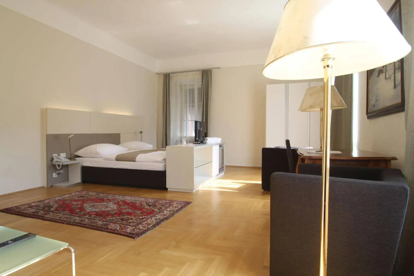 Kaiser von Österreich, Historik- und Thermalhotel