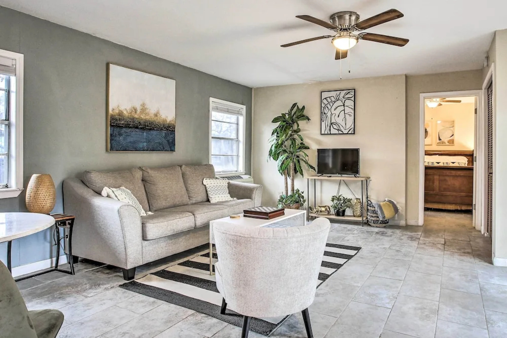 Walk to Coast: Galveston Bay Retreat w/ Grill