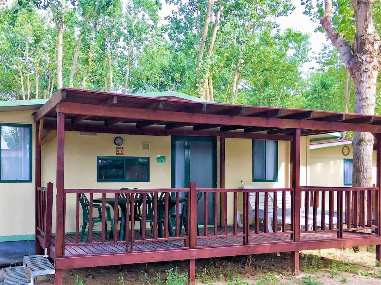 Lovely Chalet With a Nice Covered Veranda on Lake Trasimeno