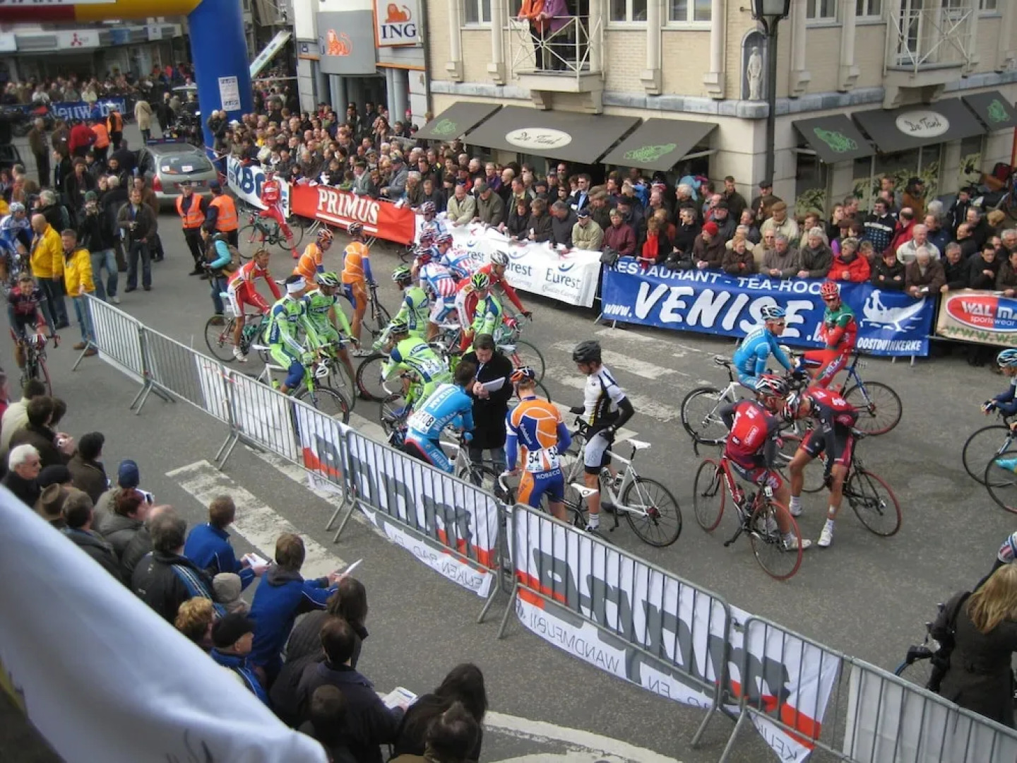 Modern Holiday Home in Zottegem with Hot Tub