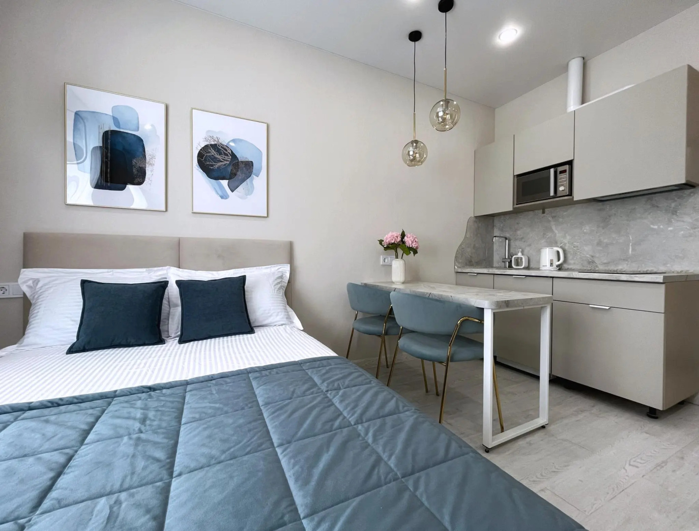 STATUS (Статус) на улице Степана Повха