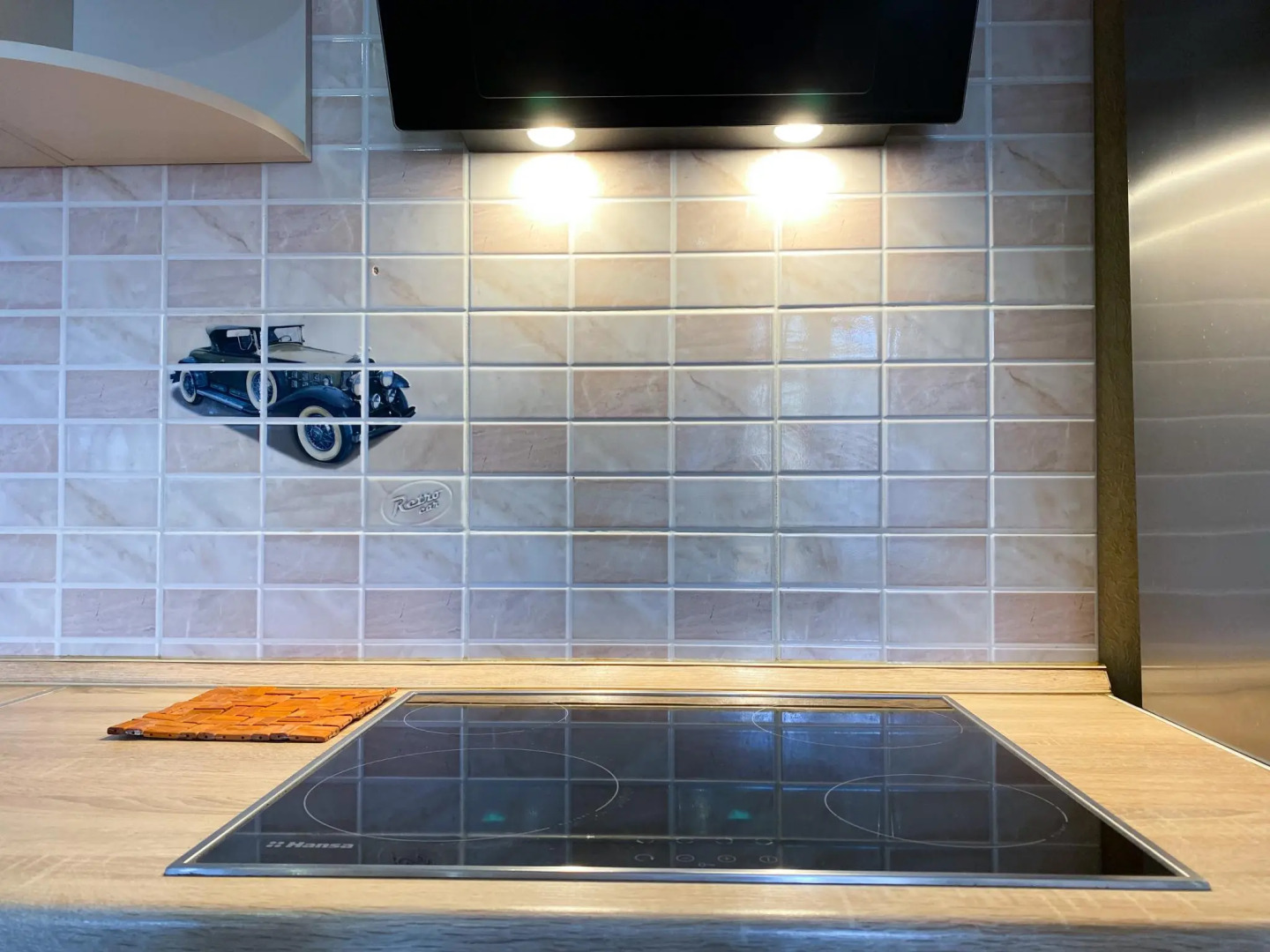 Уют Home (Хоум) на улице Дмитрия Михайлова 1-48