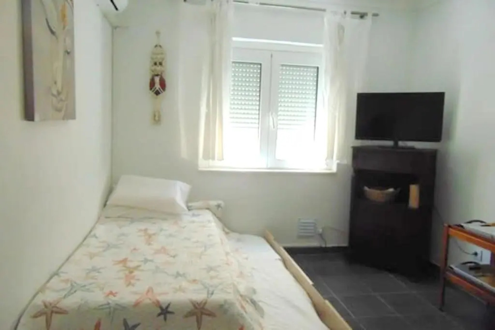 Apartment with 2 bedrooms in Almada with shared pool enclosed garden and WiFi 5 km from the beach