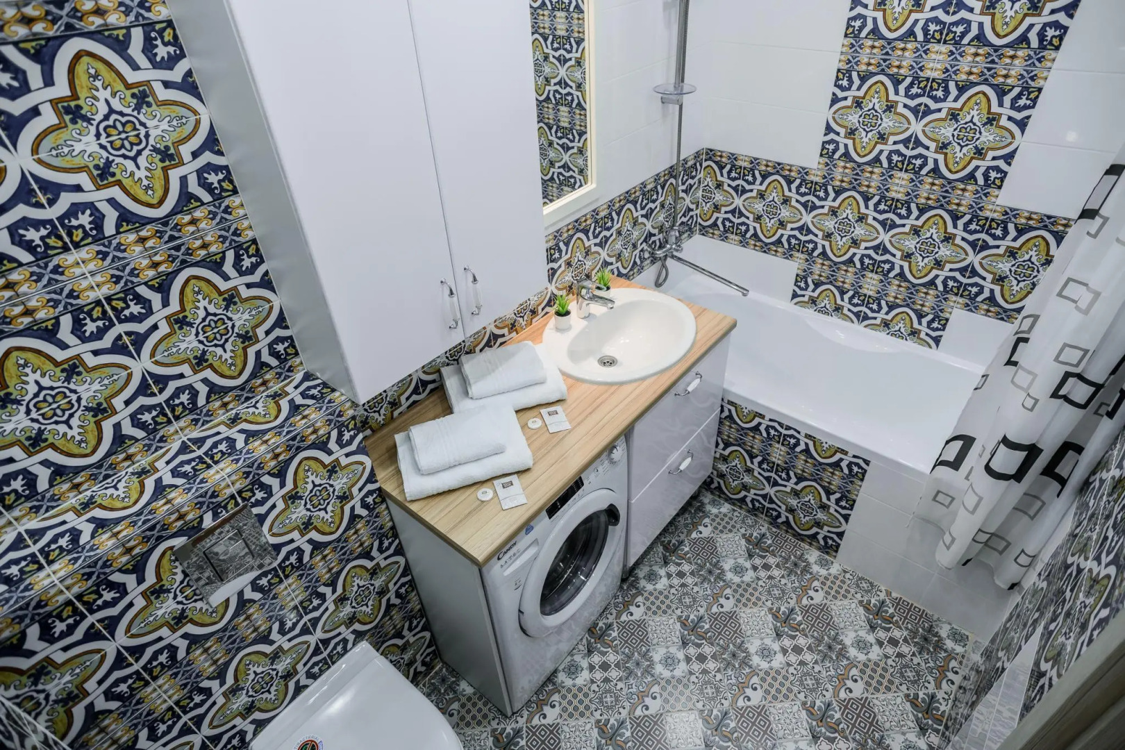 Две Подушки на улице Дуки 25