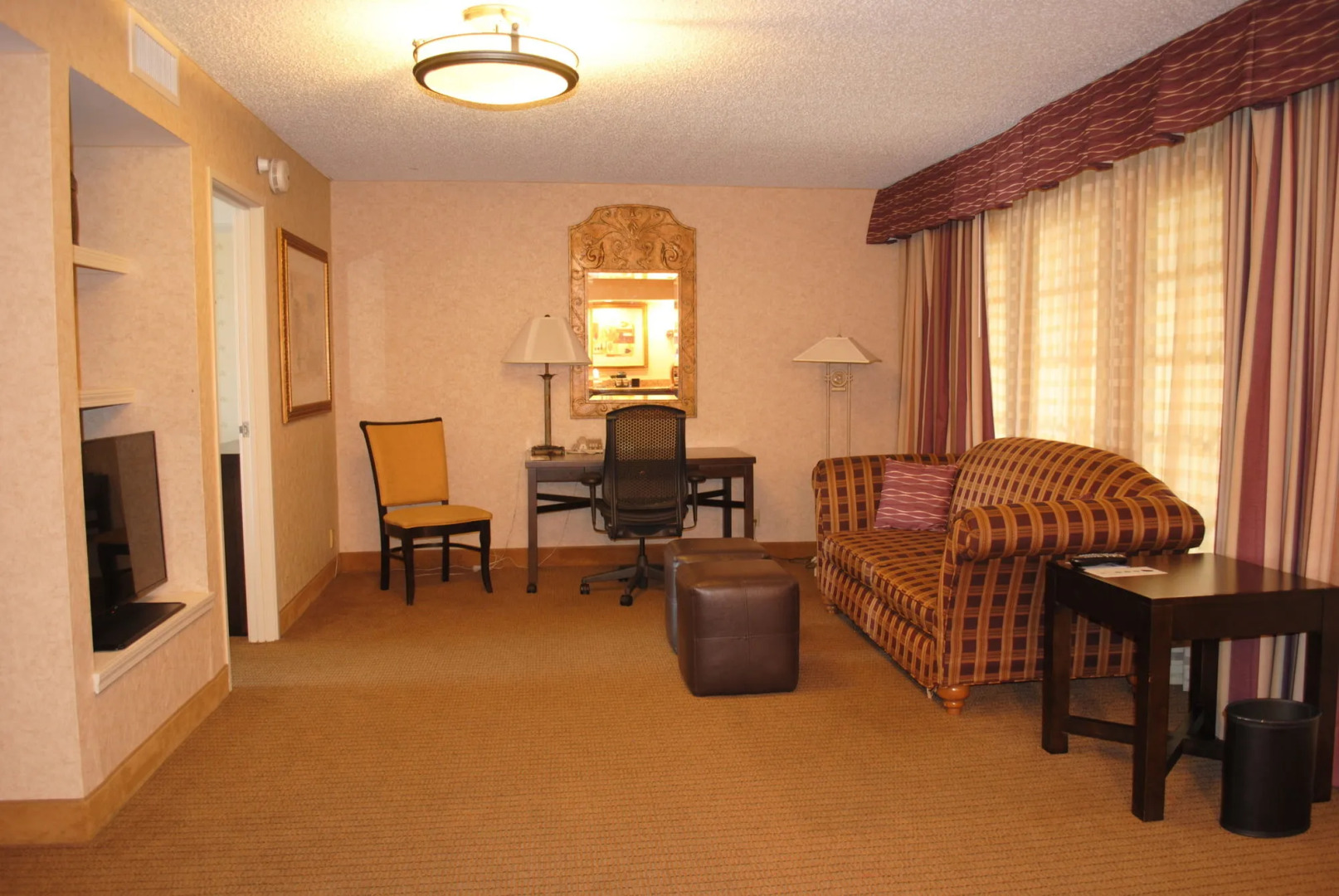 Embassy Suites Kansas City Plaza