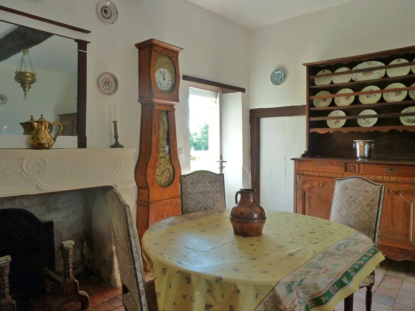 Dependance of a 16th Century Castle Listed as an Historical Monument!