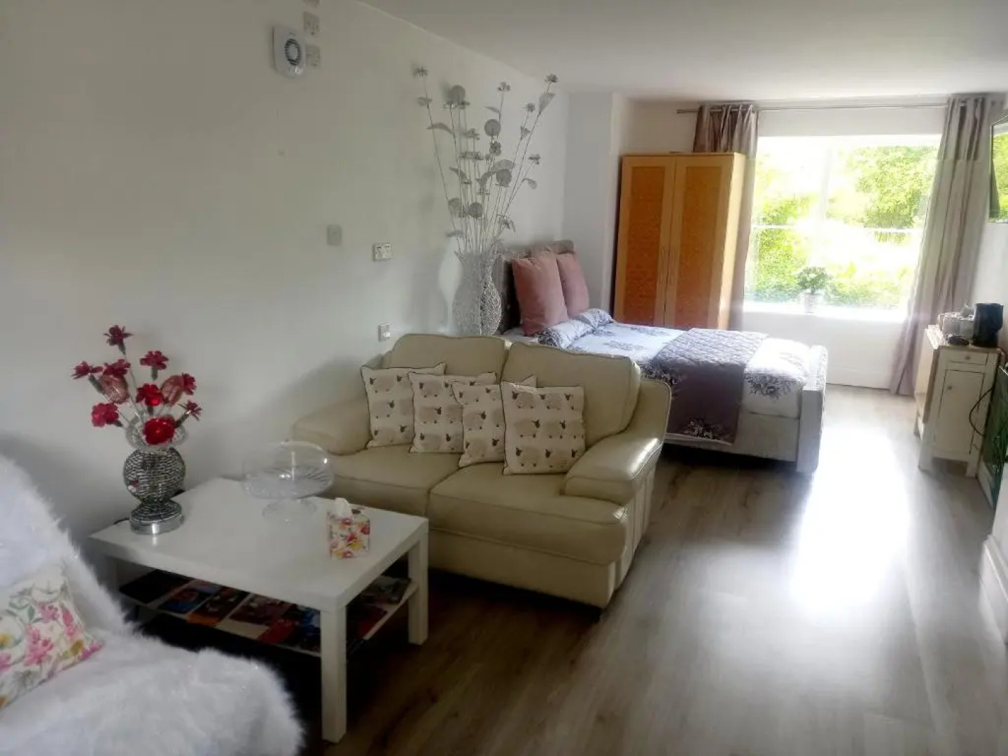 Luxurious Entire Studio in Axminster Suitable for