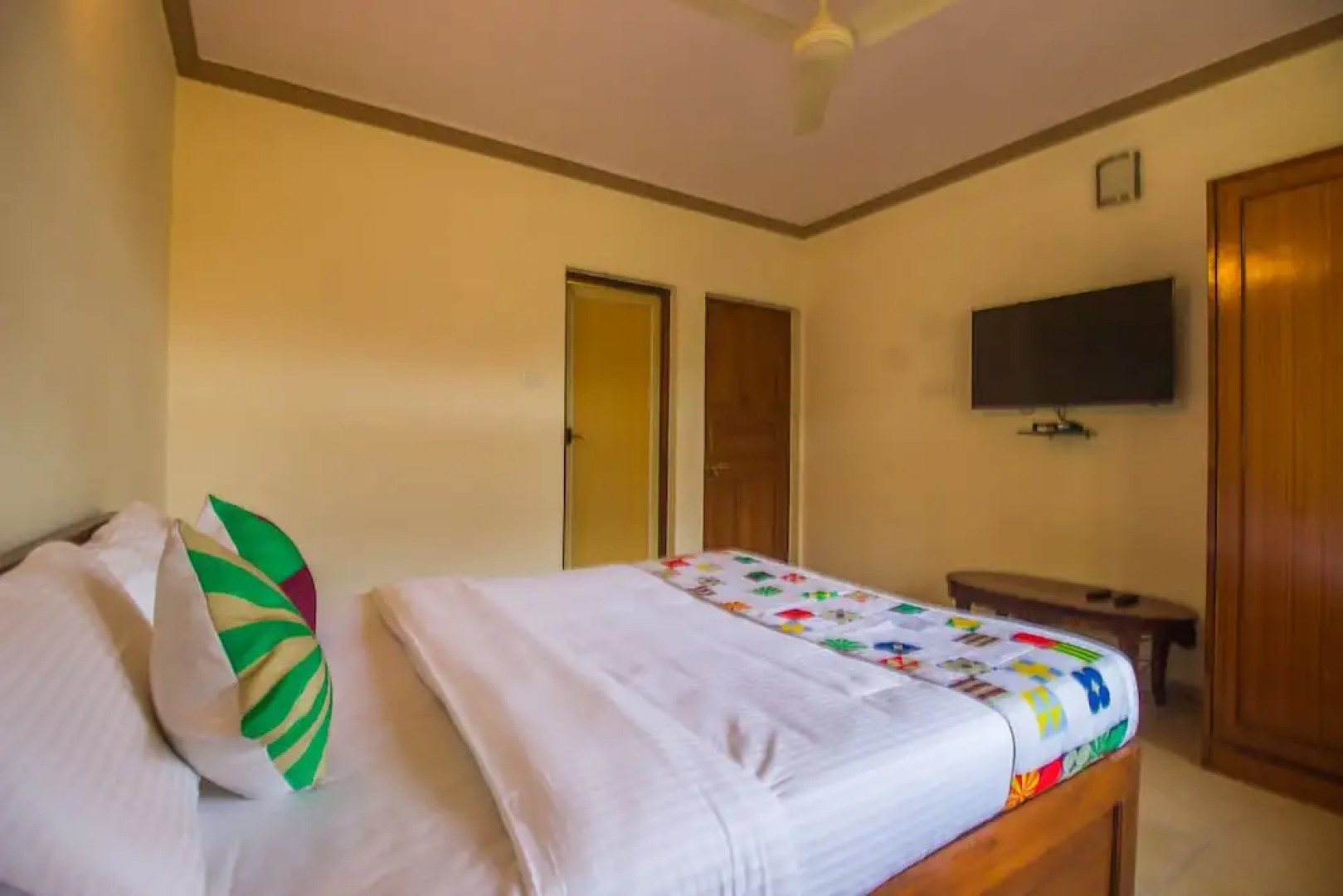 OYO Home 18705 Elegant 2BHK