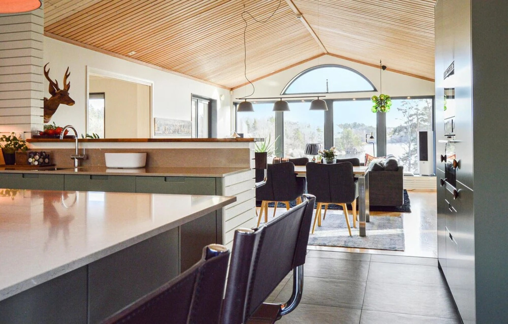 Nice Home in Trångsund With 4 Bedrooms and Wifi