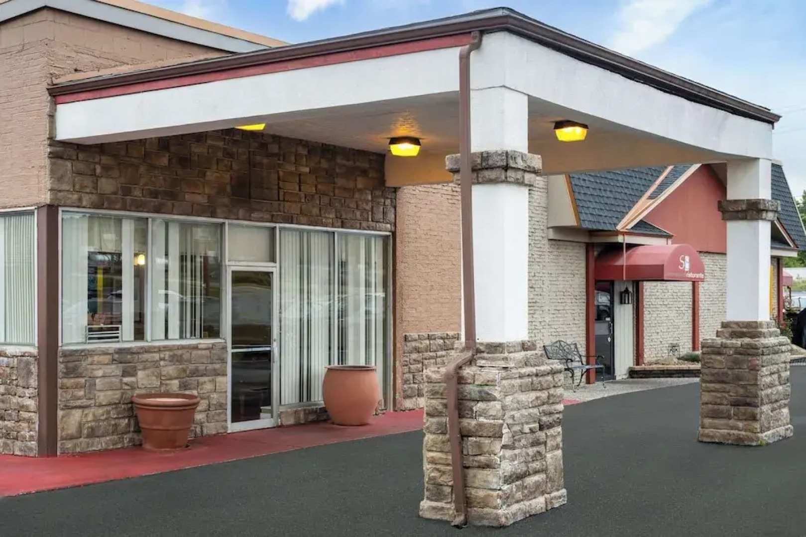 Super 8 by Wyndham Youngstown/Girard