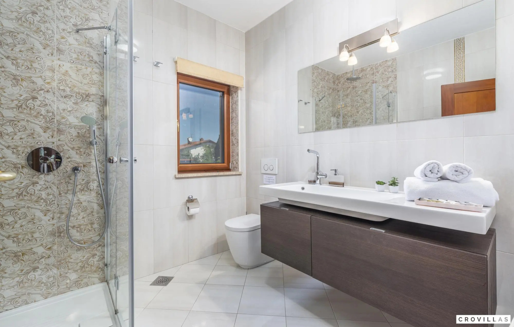 Happy in Fazana with 5 bedrooms and 1 bathrooms