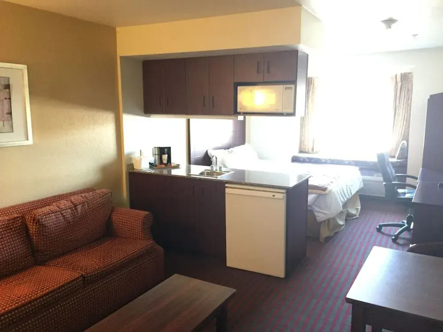 Bridgepointe Inn & Suites