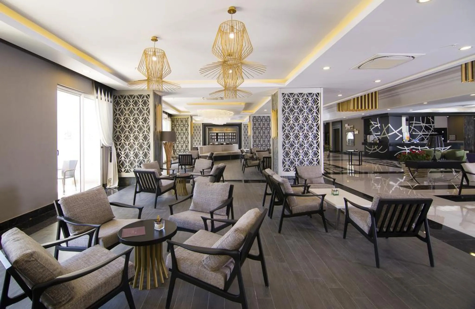 Port River Hotel & Spa