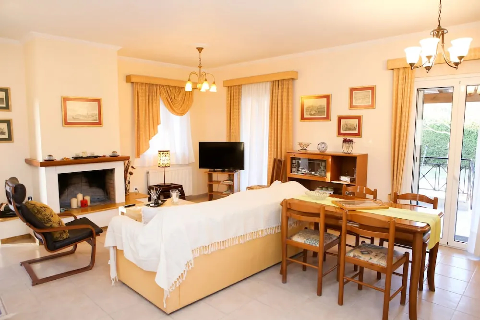 Lefkes House