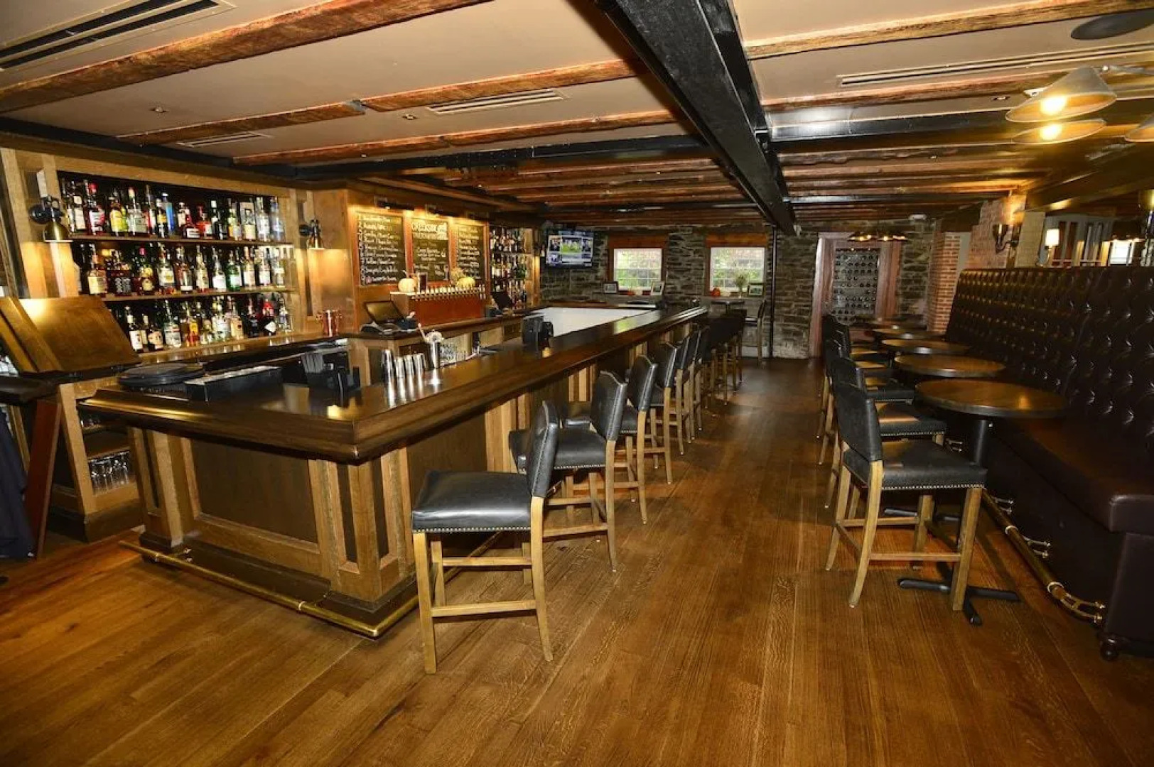 Farmer's Creekside Tavern & Inn