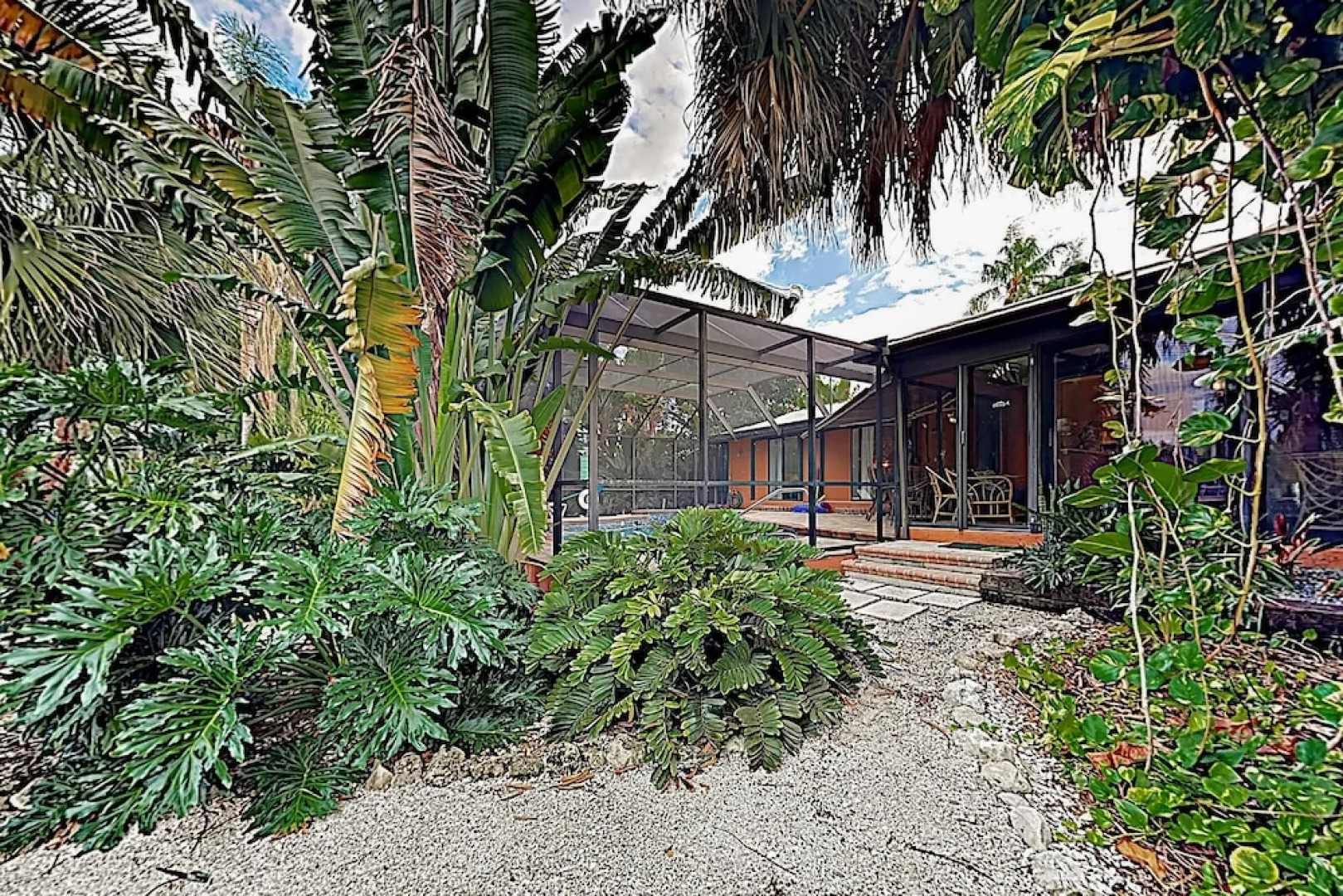 Tropical Gem on Water - 3 Br Home