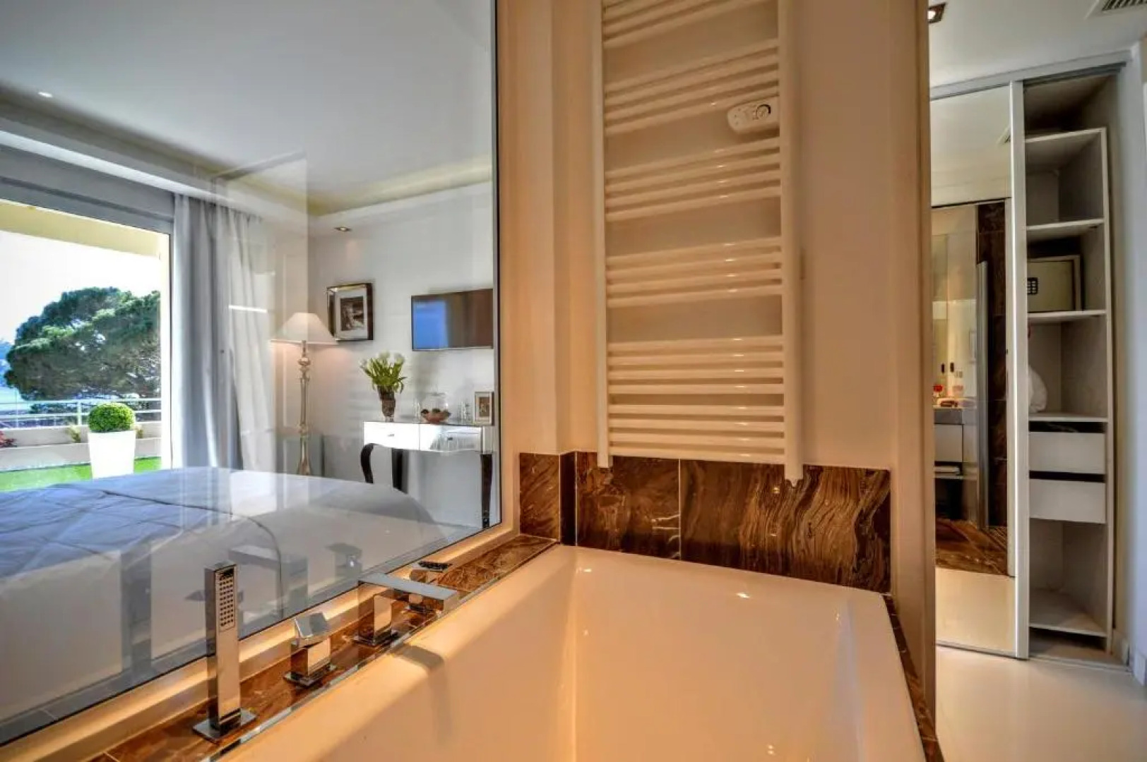 Deluxe apartment Villefranche Sea view front Terrace 230m2 with Jacuzzi